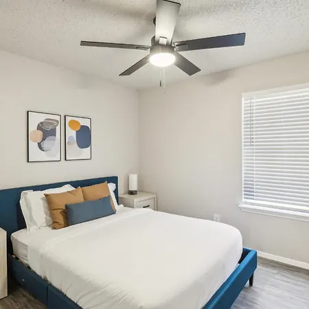 The Landry 178 Spacious And Cozy 2 Bedroom 1Bth